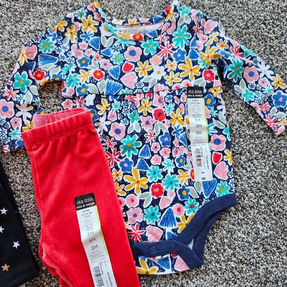 Baby Girl 3 month NWT Clothing Bundle. 5 pc Carters and okie dokie. 8 -12.5 lbs - Picture 2 of 4